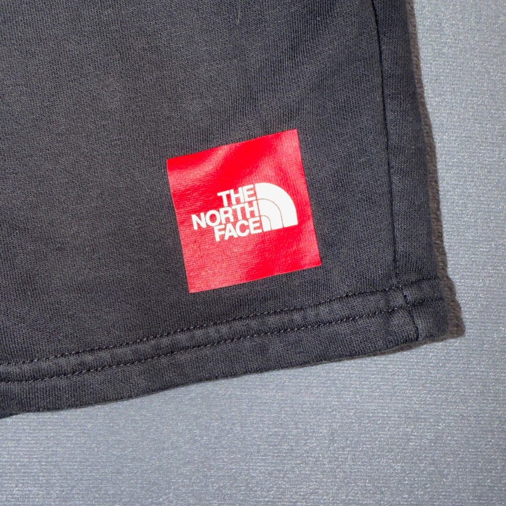 The North Face Boys Black Red Box Fleece Shorts Size Medium 10 NF0A81XQ - Picture 3 of 7